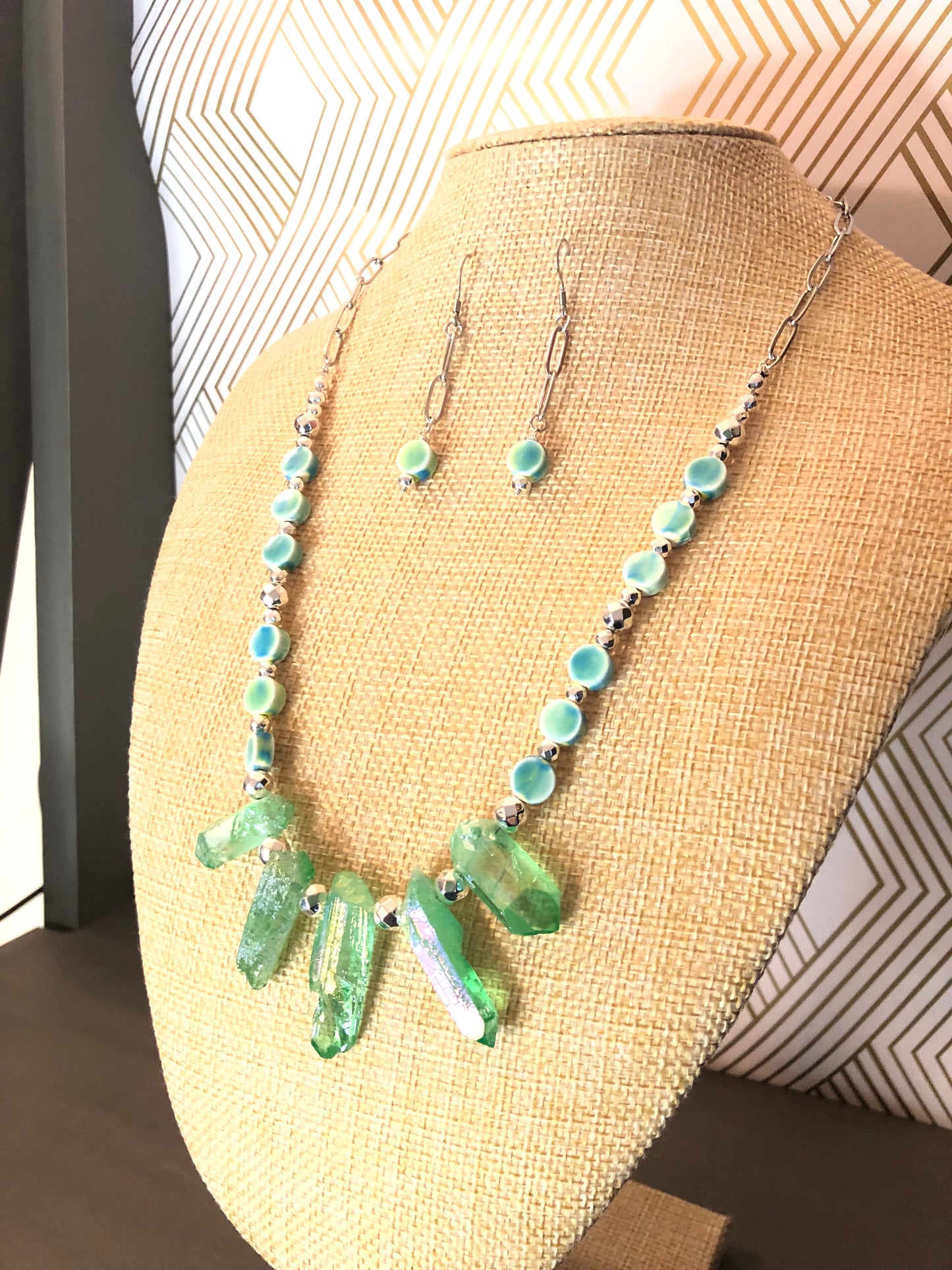 2pc Sea Blues Greens Ceramic Green Quartz Focal Necklace Set,