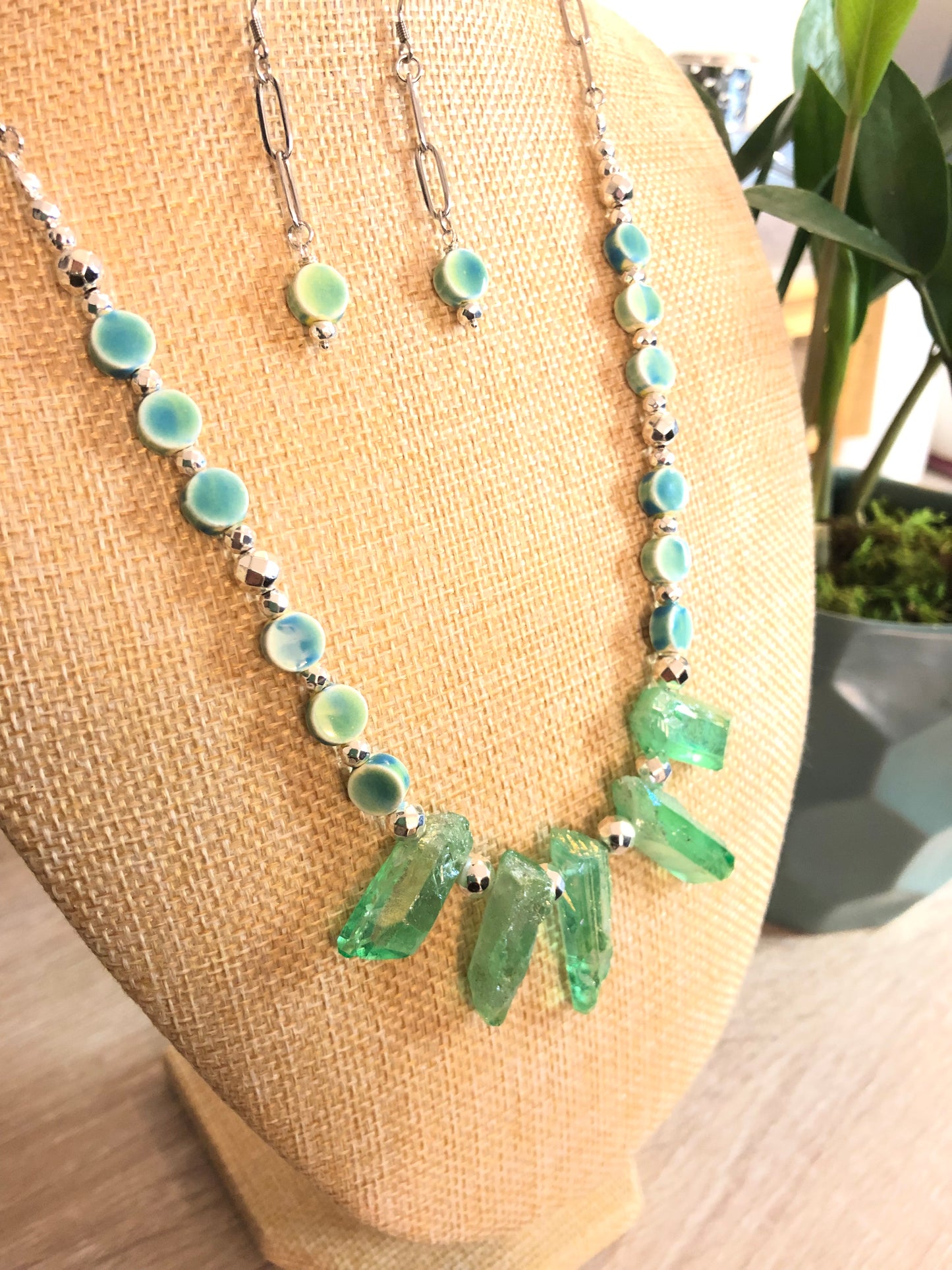 2pc Sea Blues Greens Ceramic Green Quartz Focal Necklace Set,