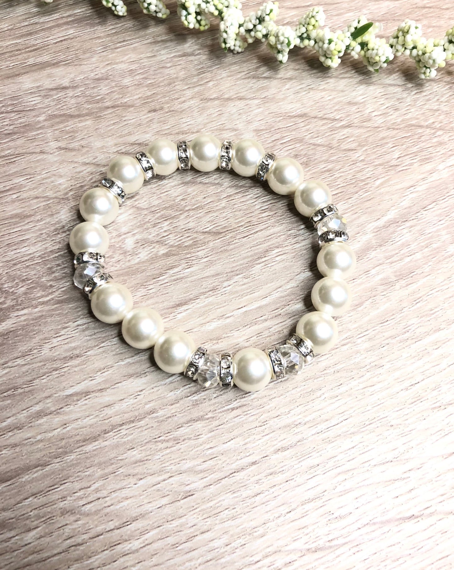 White Shell Pearl Stretch Bracelet